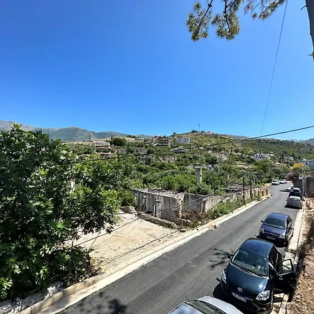 Marina's * Himare